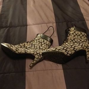 Heel boots